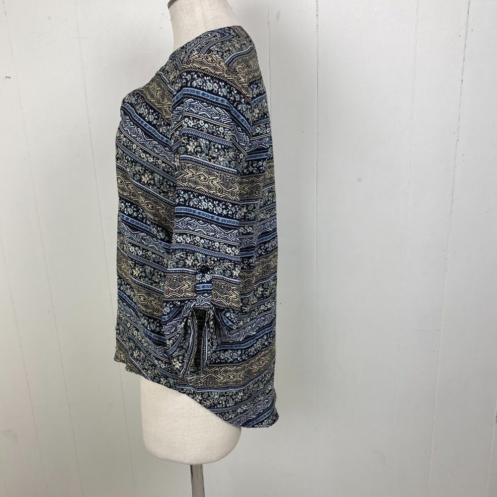 Pink Rose Black & Blue Patterned V-Neck Blouse - Picture 4 of 7